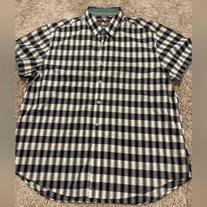 Very Nice! Robert Graham Short Sleeve Button Up. Blue/ White 3XL( fits like XL)